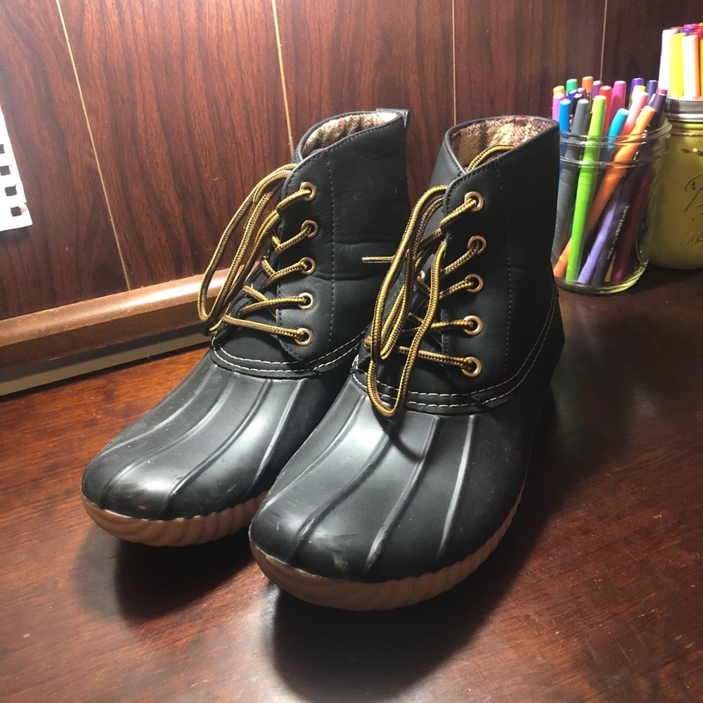 black rue 21 duck boots